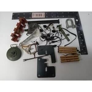 1/6 SCALE Action Figure Accessory Mixed Lot Plastic Metal Fabric Gear Parts Toy